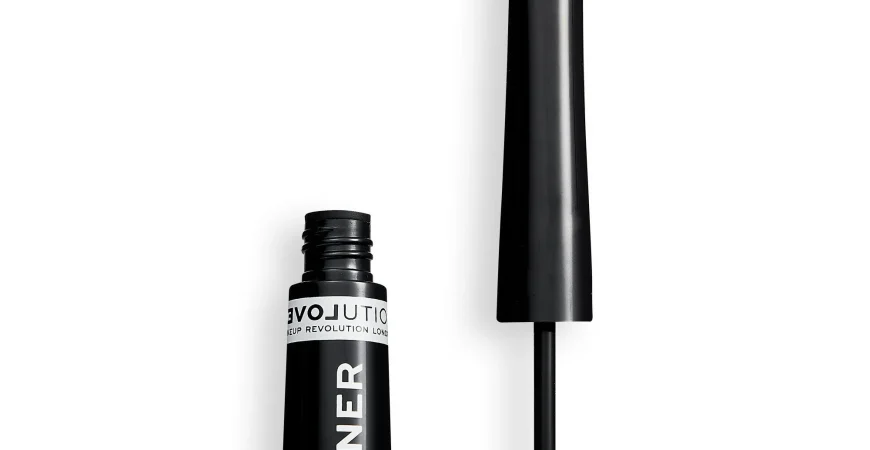 Makeup Revolution Relove Dip Eyeliner - Black
